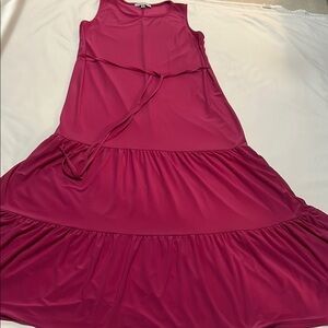 Annalee+Hope Sleeveless Tiered Midi Dress Pink size M